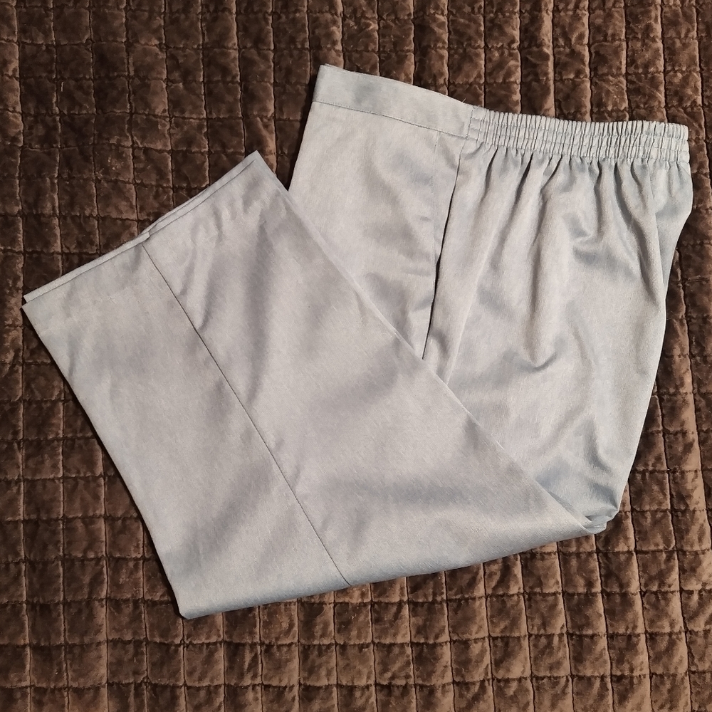 Alfred Dunner pull on capri slacks